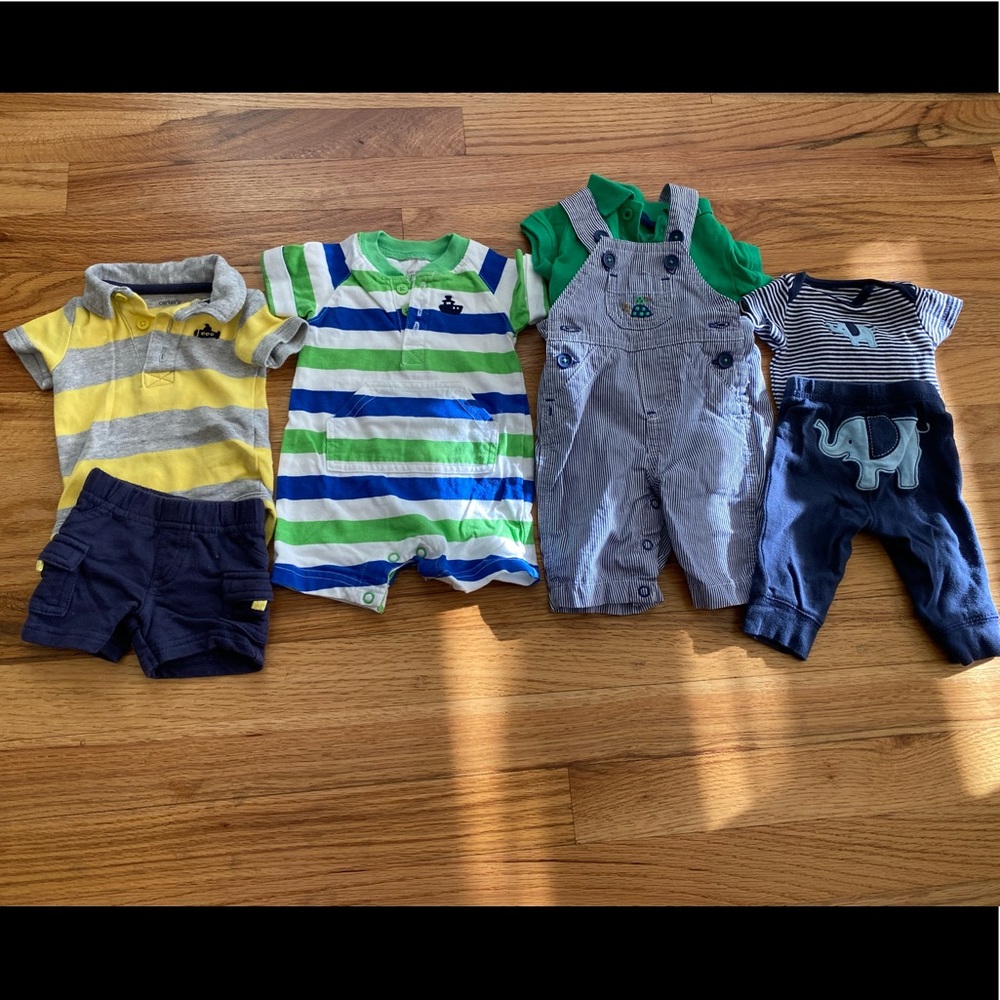 Carters newborn outfits.